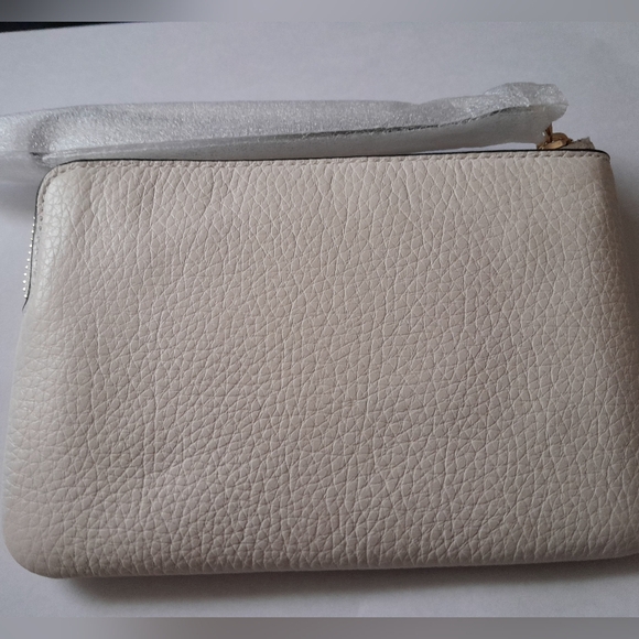 New Coach Wristlet With Gold Tone Heart Rivets New With Tags - Picture 6 of 10